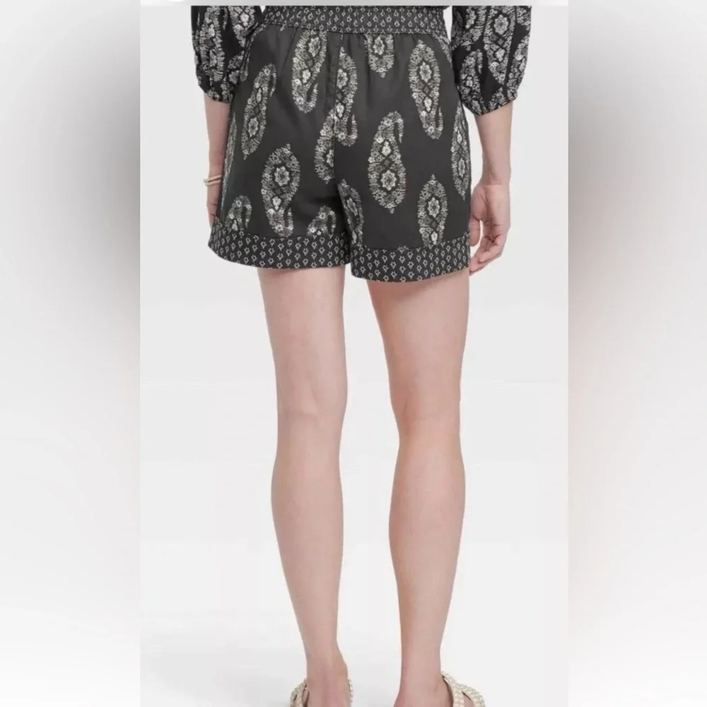 NEW! Knox Rose High rise Shorts Relaxed fit Paisley Print Large Cotton & Lyocell